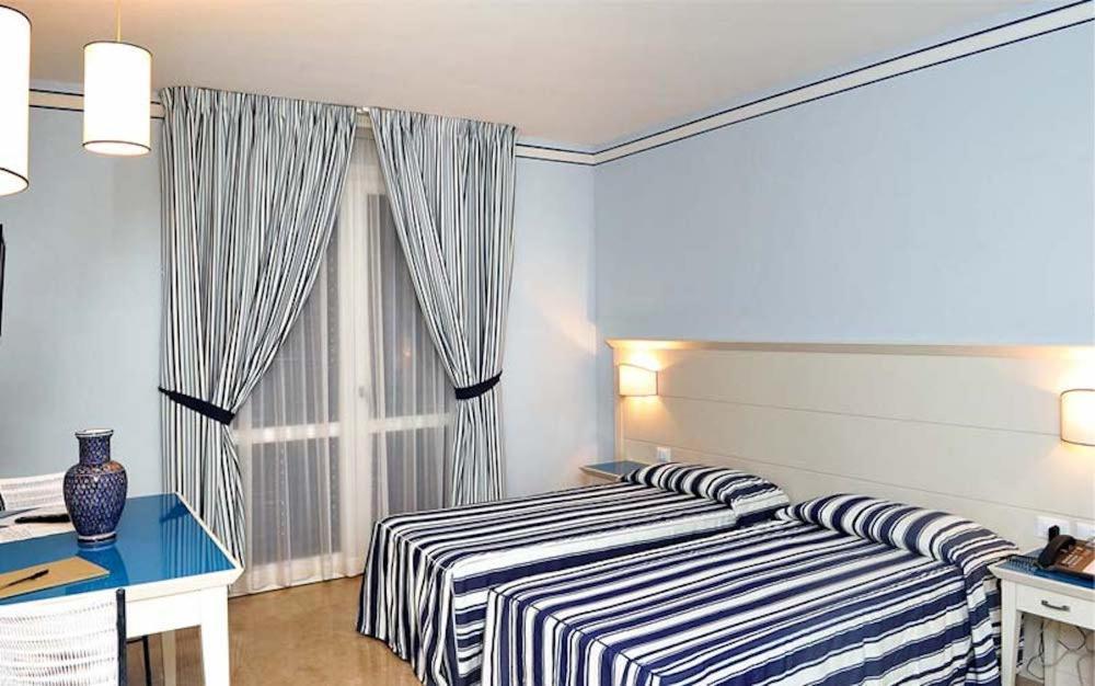 Cala La Luna Aparthotel 4*