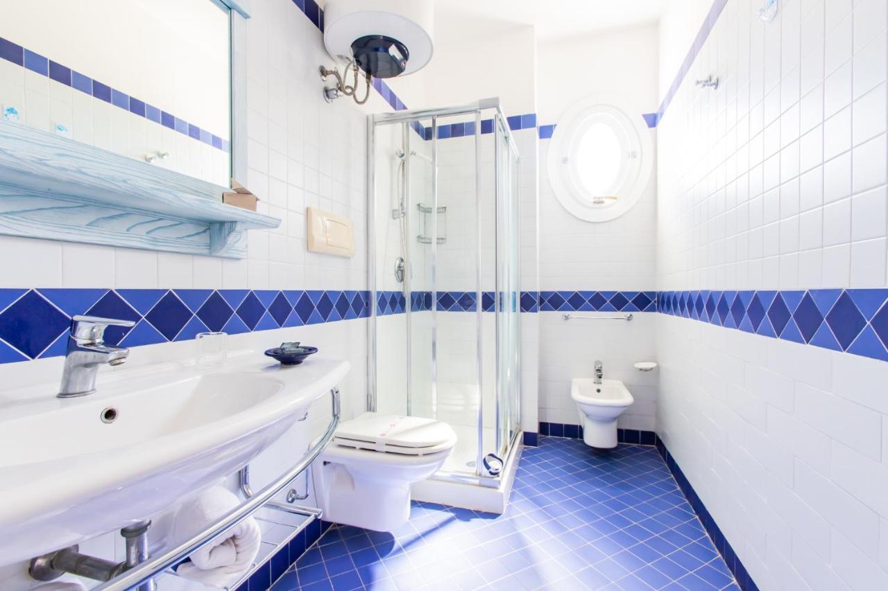Aparthotel Cala La Luna 4*