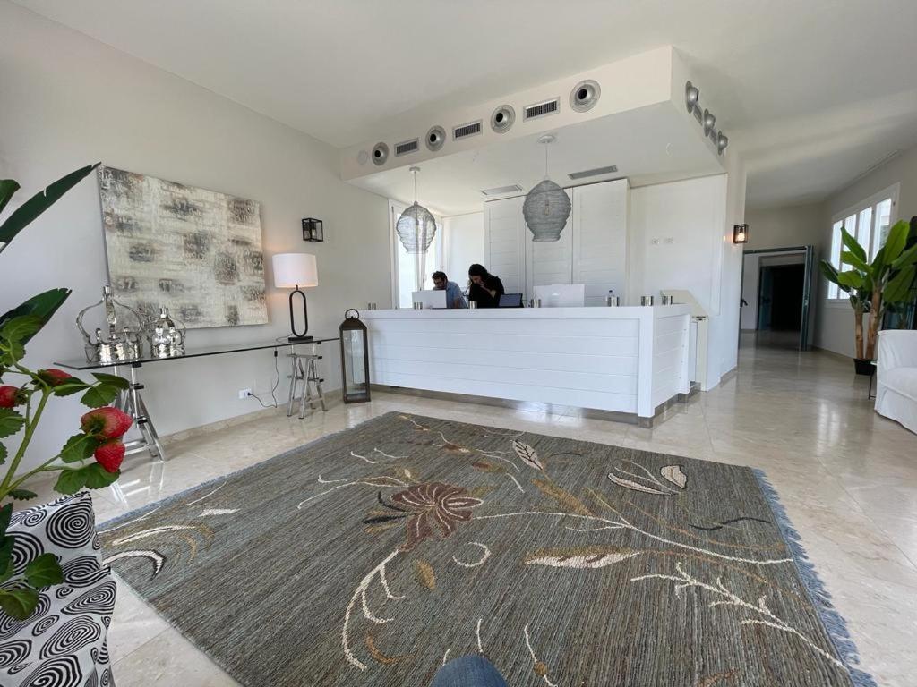 Aparthotel Cala La Luna 4*